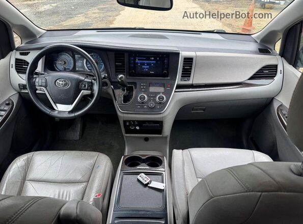 5TDDZ3DC2HS167093 2017 TOYOTA SIENNA Gray Vista de los asientos traseros