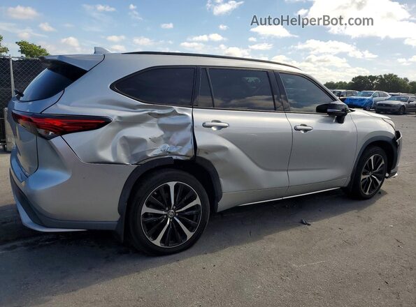 5TDJZRBHXNS170047 2022 TOYOTA HIGHLANDER Silver Przód prawy