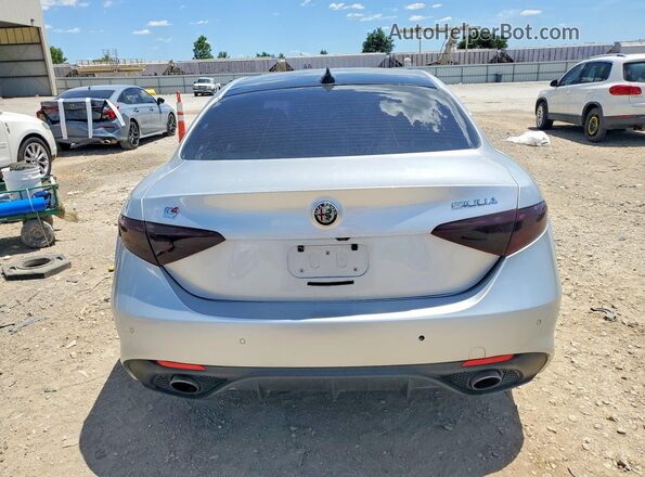 ZARFAEEN4H7554496 2017 ALFA ROMEO GIULIA Silver Front interior view