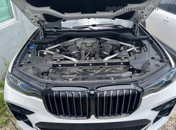 5UXCX6C08N9K31043 2022 BMW X7 White Vista del salpicadero