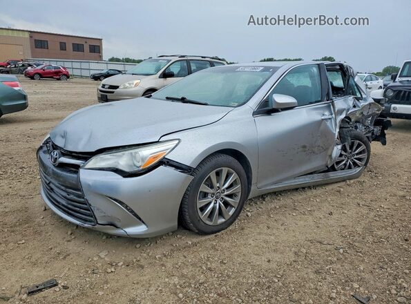 4T1BF1FKXHU675733 2017 TOYOTA CAMRY Серебряный Задняя левая четверть