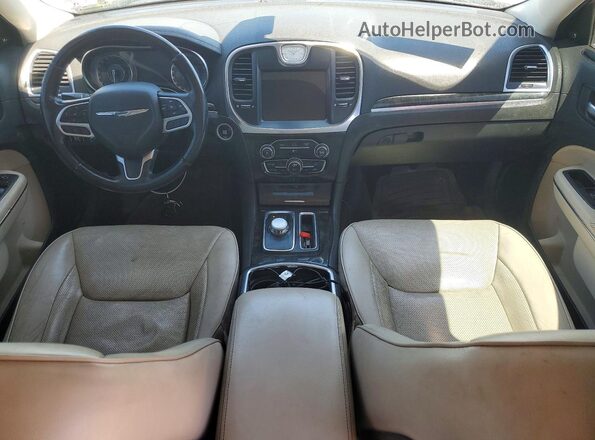 2C3CCAKG2JH165117 2018 CHRYSLER 300 Silver Vista del cuadro de instrumentos