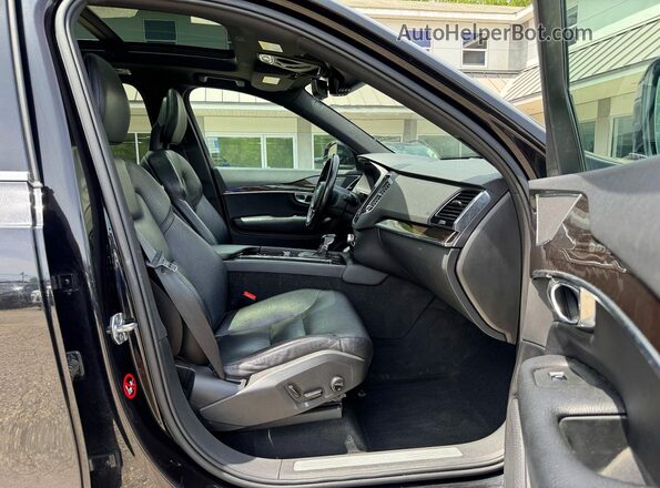 YV4A22PKXJ1359429 2018 VOLVO XC90 Black 