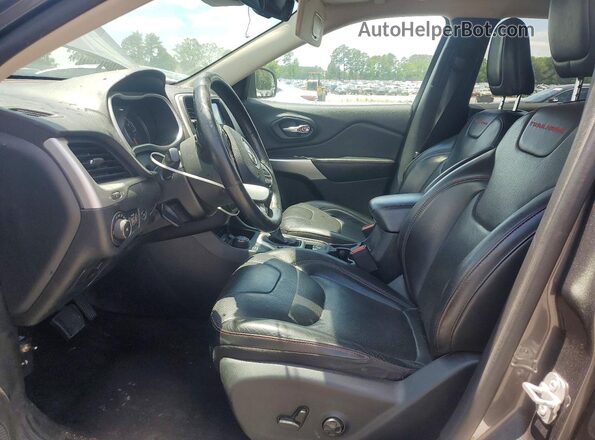 1C4PJMBX9JD610454 2018 JEEP CHEROKEE Gray Widok deski rozdzielczej