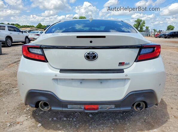 JF1ZNBC14P8751824 2023 TOYOTA GR86 White Widok wnętrza z przodu