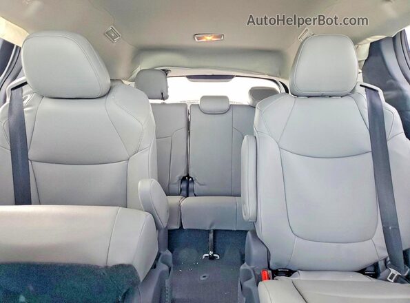 5TDYSKFC2TS251775 2026 TOYOTA SIENNA White 