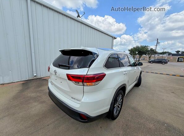 5TDJZRFH5JS908423 2018 TOYOTA HIGHLANDER White Front view