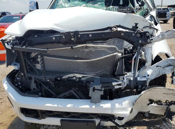 3C63R5FL3TG281414 2026 RAM 2500 White Вид підкапотного простору