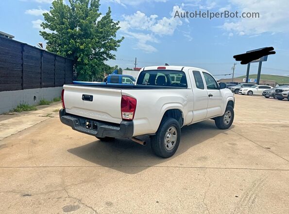 5TFRX5GN2HX098369 2017 TOYOTA TACOMA White Вид спереду