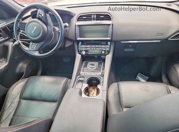 SADCK2BV1HA490048 2017 JAGUAR F-PACE Silver Widok zestawu wskaźników