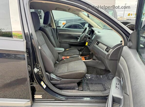 JA4AD2A3XJZ008823 2018 MITSUBISHI OUTLANDER Black Rear view