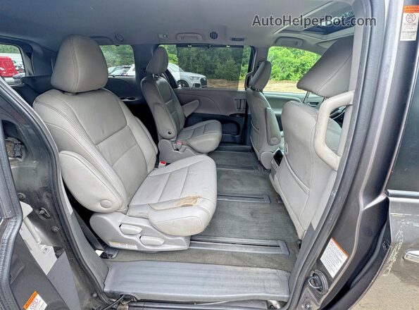 5TDDZ3DC2HS167093 2017 TOYOTA SIENNA Gray Vista interior delantera