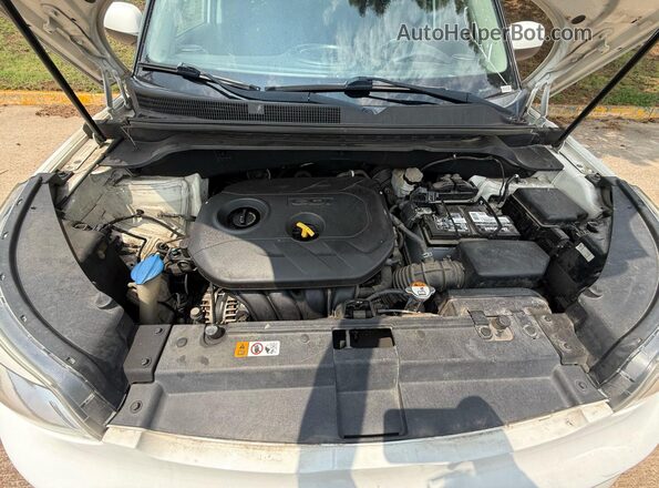 KNDJP3A58K7655593 2019 KIA SOUL White Вид панелі приладів
