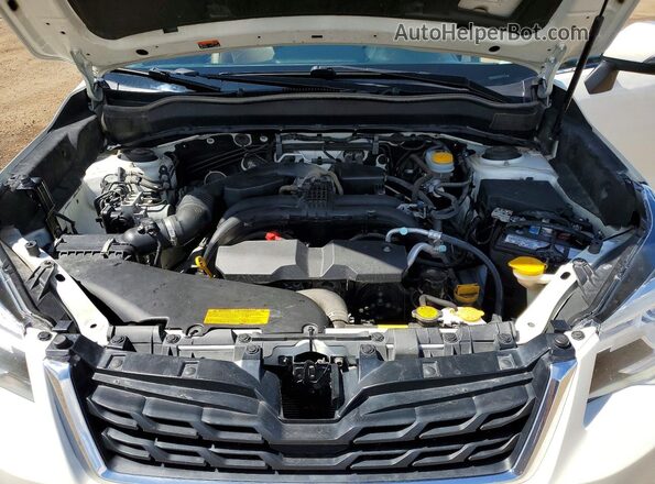 JF2SJEWC4JH437668 2018 SUBARU FORESTER White Engine compartment view