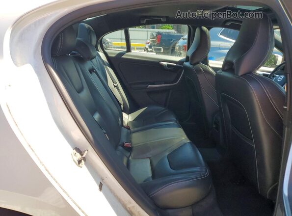 YV1612TK9G2406707 2016 VOLVO S60 White უკანა სალონის ხედი