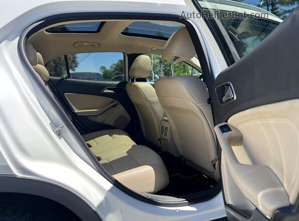 WDCTG4GB9JJ505418 2018 MERCEDES-BENZ GLA Белый Вид салона спереди
