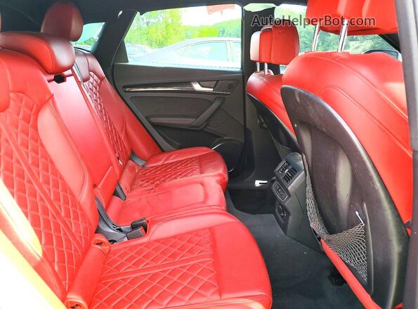 WA1B4AFY9N2025663 2022 AUDI SQ5 Gray Rear interior view