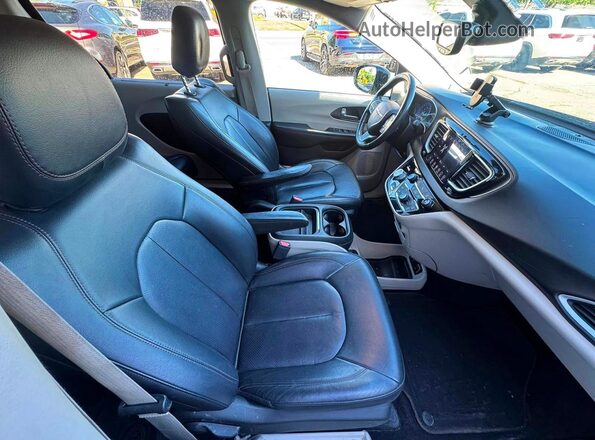 2C4RC1BG0KR555280 2019 CHRYSLER PACIFICA Black 