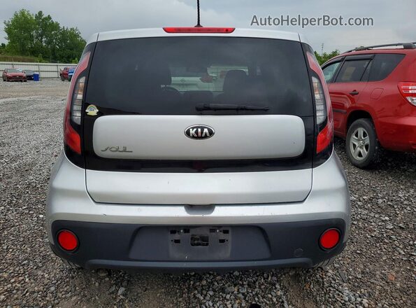 KNDJN2A23H7437706 2017 KIA SOUL Gray წინა სალონის ხედი