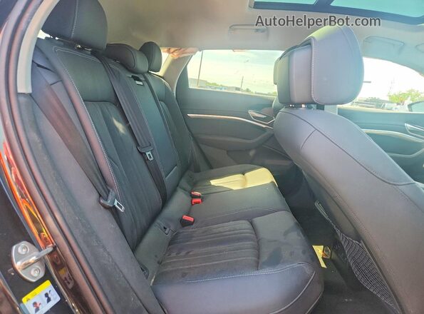 WA1LAAGE1MB020277 2021 AUDI E-TRON Черный 