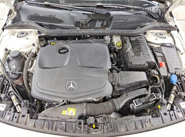 WDCTG4GB5HJ351638 2017 MERCEDES-BENZ GLA White ძრავის განყოფილების ხედი