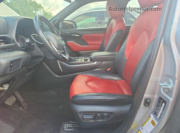 5TDJZRBHXNS170047 2022 TOYOTA HIGHLANDER Silver Widok deski rozdzielczej
