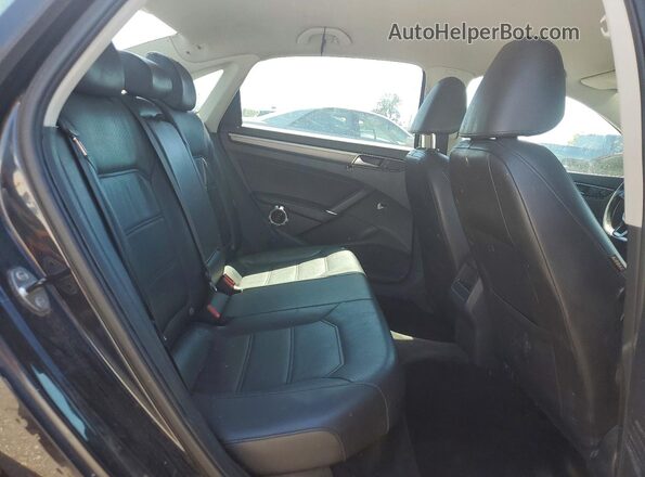 1VWDT7A36HC010551 2017 VOLKSWAGEN PASSAT Черный Вид задней части салона
