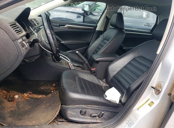 1VWCT7A37HC002972 2017 VOLKSWAGEN PASSAT Серебряный 
