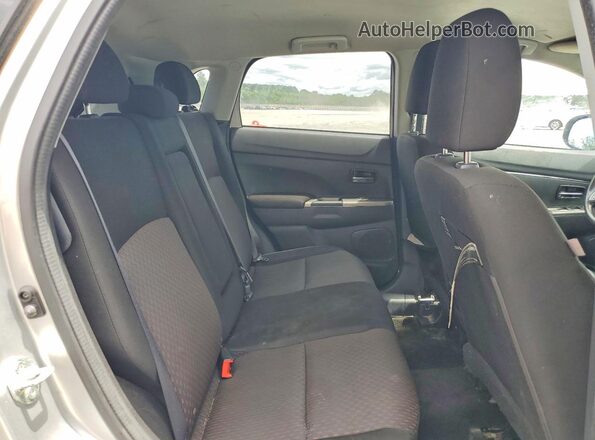 JA4AP3AU0JU002919 2018 MITSUBISHI OUTLANDER Silver Вид підкапотного простору