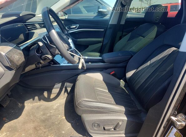 WA1LAAGE1MB020277 2021 AUDI E-TRON Черный 