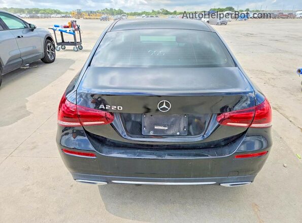 W1K3G4EB4NJ351334 2022 MERCEDES-BENZ A-CLASS Black Widok wnętrza z przodu