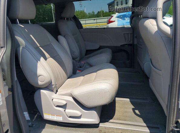 5TDDZ3DCXHS181159 2017 TOYOTA SIENNA Gray ძრავის განყოფილების ხედი