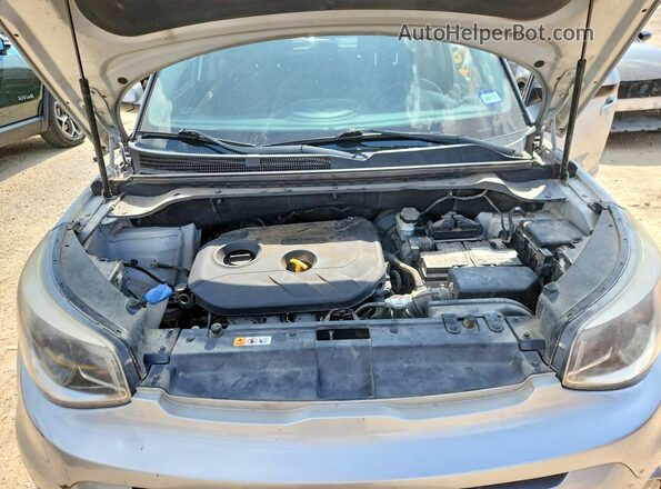 KNDJP3A5XK7648743 2019 KIA SOUL Silver 