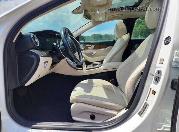 WDDZF8EB6LA700902 2020 MERCEDES-BENZ E White Widok deski rozdzielczej