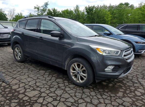 1FMCU0HD5JUA21571 2018 FORD ESCAPE Gray Դիմացի տեսք