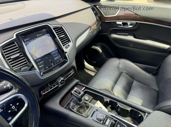 YV4A22PKXJ1359429 2018 VOLVO XC90 Black 