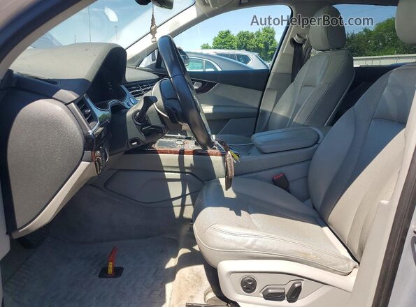WA1LAAF7XKD001053 2019 AUDI Q7 Silver Dashboard view