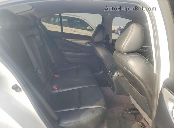 JN1EV7BR7MM753571 2021 INFINITI Q50 White Widok wnętrza z tyłu