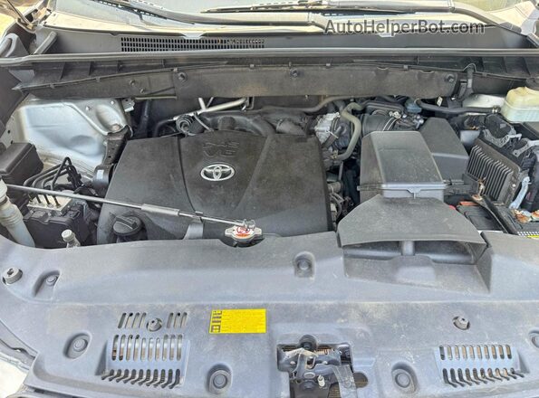 5TDBZRFH1JS833126 2018 TOYOTA HIGHLANDER Серебряный Вид салона спереди