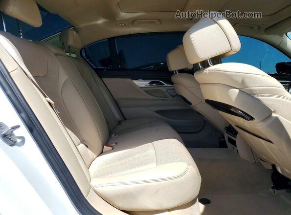 WBA7E2C55KB217759 2019 BMW OTHER White უკანა სალონის ხედი