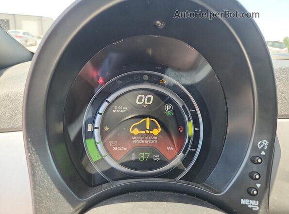 3C3CFFGE3JT465090 2018 FIAT 500 Silver Вид щитка приладів