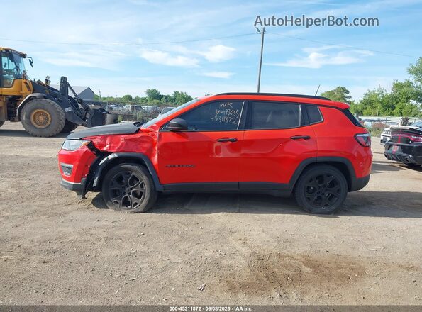3C4NJCAB3JT133635 2018 JEEP COMPASS Оранжевый Вид задней части салона