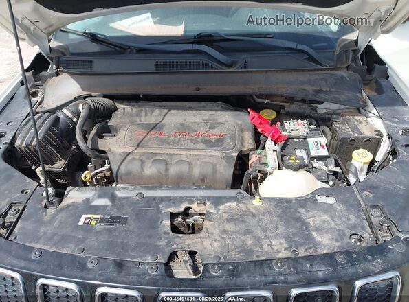 3C4NJCAB3KT715851 2019 JEEP COMPASS White უკანა ხედი