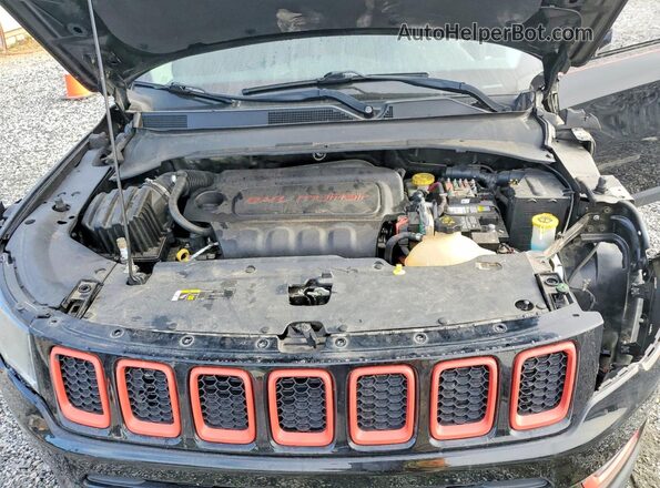 3C4NJCAB7JT461057 2018 JEEP COMPASS Black ძრავის განყოფილების ხედი