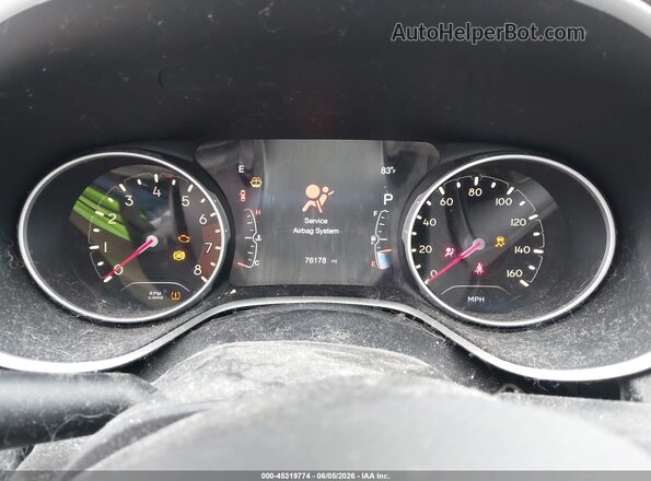3C4NJCAB9JT411339 2018 JEEP COMPASS Black Widok tylnych siedzeń