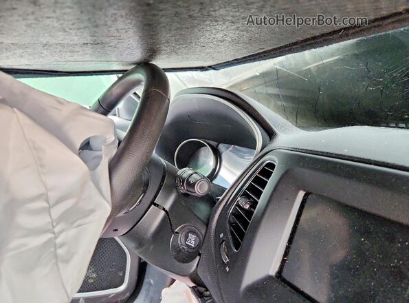 3C4NJCAB9KT844368 2019 JEEP COMPASS Черный Вид щитка приборов