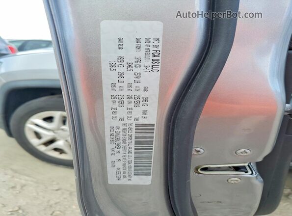 3C4NJCABXJT204524 2018 JEEP COMPASS Silver 