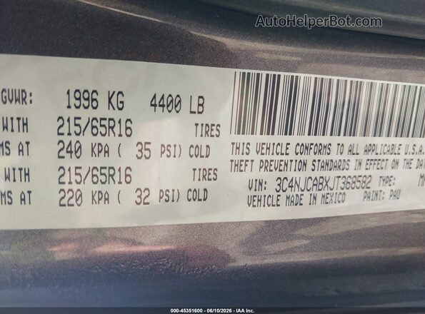 3C4NJCABXJT368582 2018 JEEP COMPASS Gray Вид підкапотного простору
