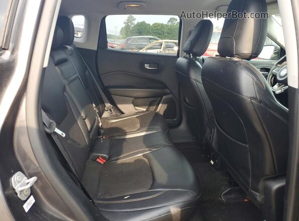 3C4NJCBB0HT611423 2017 JEEP COMPASS Gray Вид задньої частини салону