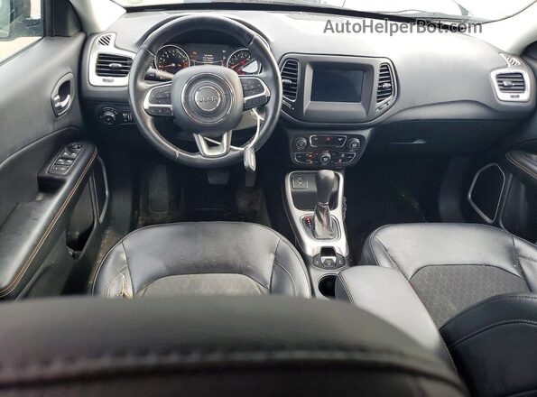 3C4NJCBB0HT611423 2017 JEEP COMPASS Gray Вид панелі приладів